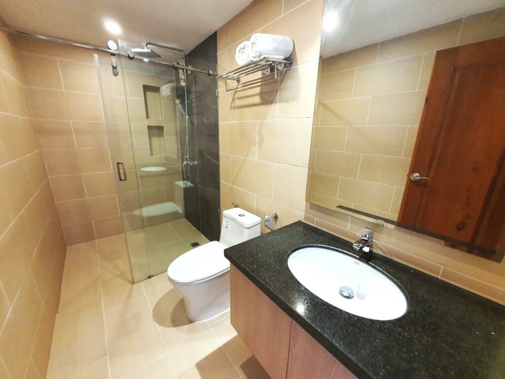 New 3 Bedroom Penthouse Serviced Apartment for lease
